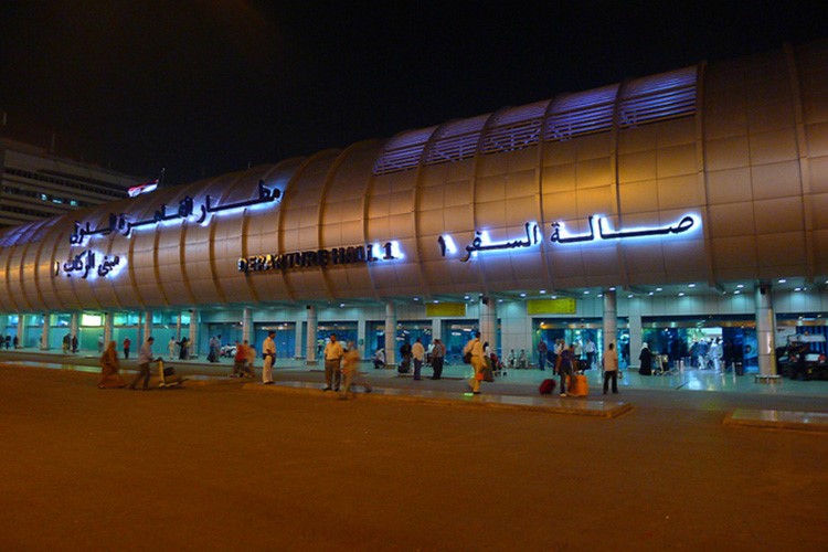 إعلان حالة الطوارئ بمطار القاهرة بعد تفجيرات تركيا 