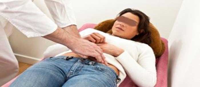 عنتيل الفضائيات.. مقدم برامج طبية يزعم قدرته على حل مشاكل العقيمات بمعاشرتهن !