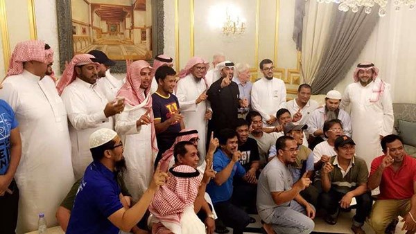 بالصور.. مهندس أمريكي يعلن إسلامه بعد قضائه 55 عاماً في المملكة 