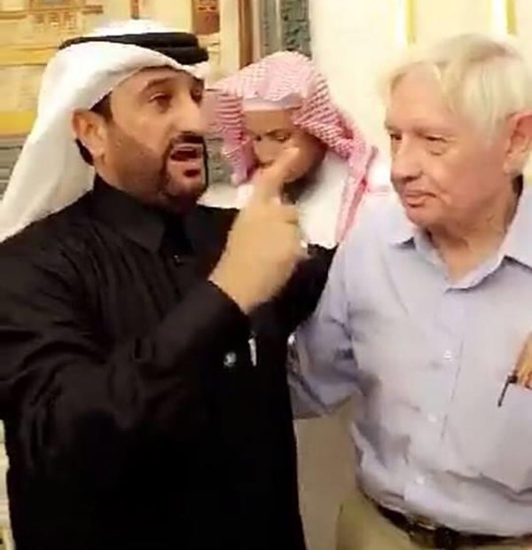 بالصور.. مهندس أمريكي يعلن إسلامه بعد قضائه 55 عاماً في المملكة 