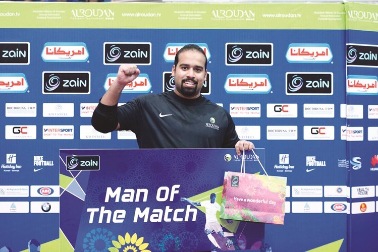 احد الفائزين بالجوائز
