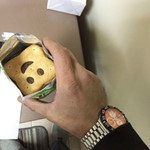  وظاهرالعلب من الاعلى يخفي الحبوب اسفلها﻿