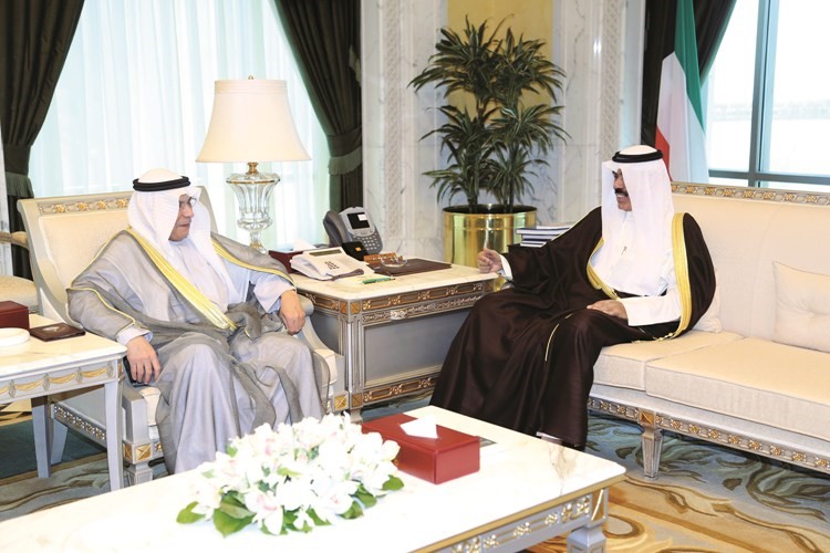 سمو ولي العهد الشيخ نواف الاحمد مستقبلا الشيخ خالد الجراح ﻿