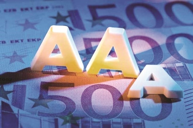 التغيرات في التصنيف الائتماني للدول اصبحت لا تغير اتجاهات الاسواق العالمية 