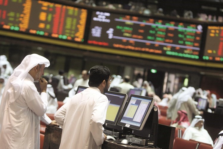 مؤشرات السوق تسجل خسائر بالنصف الاول﻿