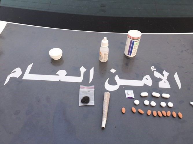 حبوب وحشيش وادوات تعاط﻿
