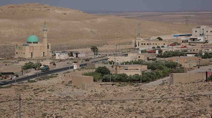 بالصور.. أميركية تخوض تجربة زواج على الطريقة البدوية