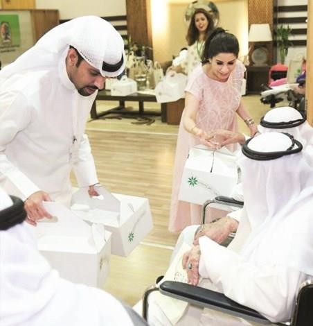 هدايا من التجاري لكبار السن