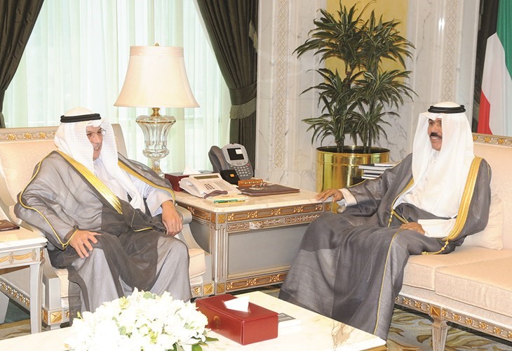 سمو ولي العهد الشيخ نواف الاحمد مستقبلا الشيخ خالد الجراح 