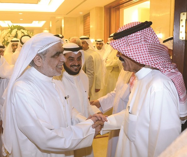 سمو ولي العهد مرحبا بعدنان عبدالصمد ويبدو د محمد الحويلة
