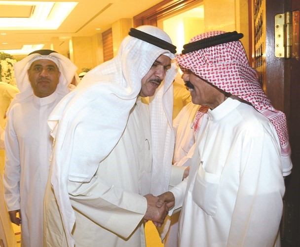 سمو الشيخ نواف الاحمد خلال استقباله الشيخ سلمان الحمود