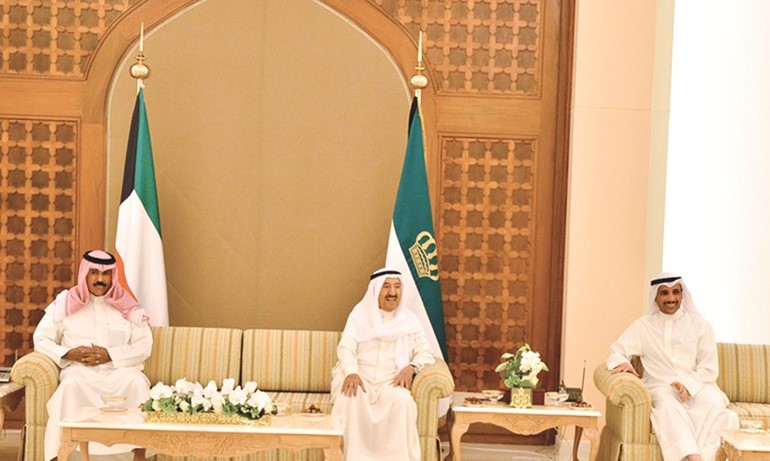 صاحب السمو الامير الشيخ صباح الاحمد وسمو ولي العهد الشيخ نواف الاحمد ورئيس مجلس الامة مرزوق الغانم