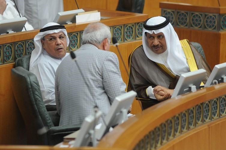 سمو رئيس الوزراء الشيخ جابر المبارك والشيخ خالد الجراح ودبدر العيسى﻿