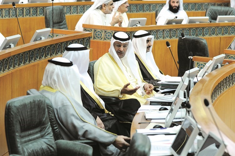 دعلي العبيدي خلال الجلسة﻿