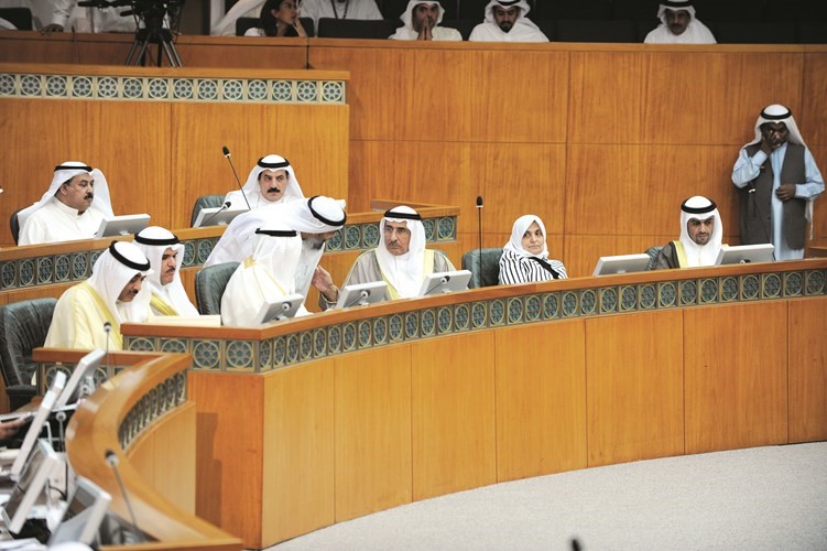 الشيخ صباح الخالد والشيخ سلمان الحمود ويعقوب الصانع ودعبدالرحمن الجيران وماحمد الجسار وهند الصبيح وانس الصالح﻿