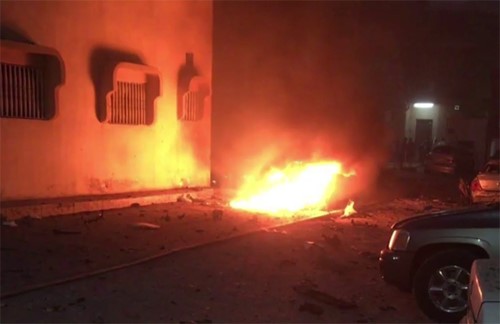 بالفيديو والصور.. السعودية: 3 تفجيرات انتحارية قرب الحرم النبوي وبالقطيف