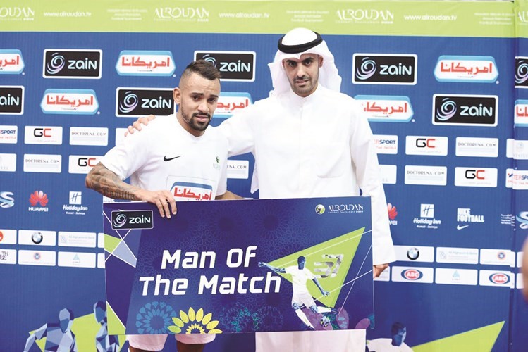 بدر الخرافي مكرما البرازيلي ساشا ﻿