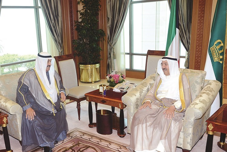صاحب السمو الامير الشيخ صباح الاحمد مستقبلا سمو الشيخ ناصر المحمد 