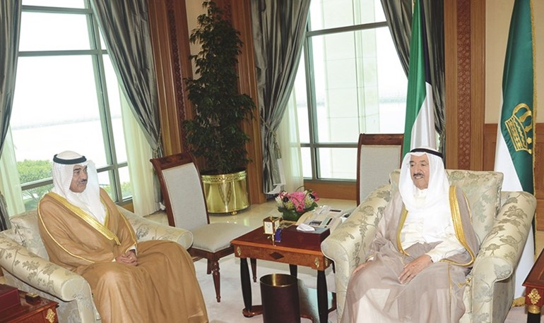 صاحب السمو الامير خلال استقباله الشيخ صباح الخالد 