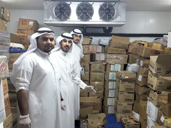 فريق البلدية خلال الحملة الميدانية ﻿