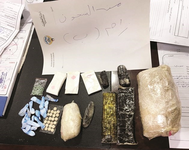 كوكتيل المخدرات التي تم ضبطها بالسجن ﻿
