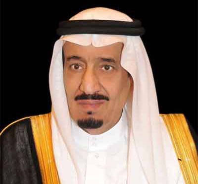 خادم الحرمين: السعودية ستضرب بيد من حديد من يستهدفون عقول شبابنا