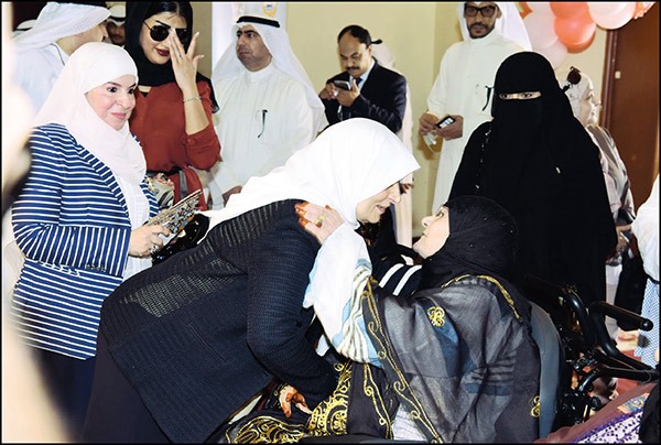 هند الصبيح تعايد نزيلات دور الرعاية 	ريليش كومار