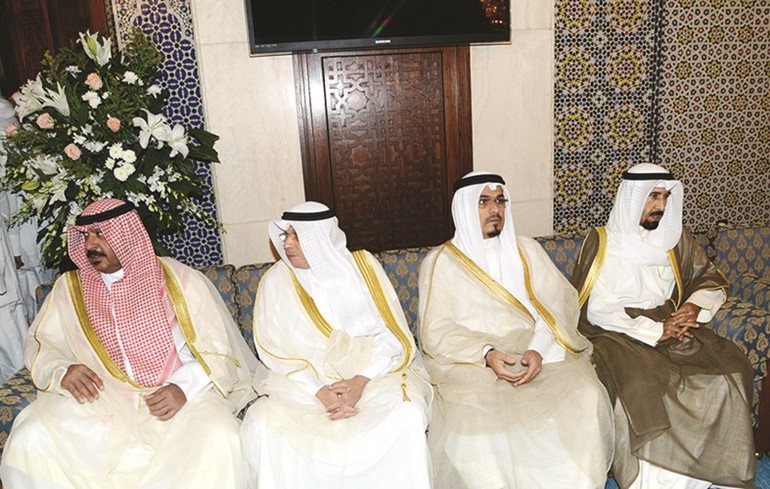 الشيخ خالد الجراح والشيخ علي الجابر والشيخ طلال الخالد﻿