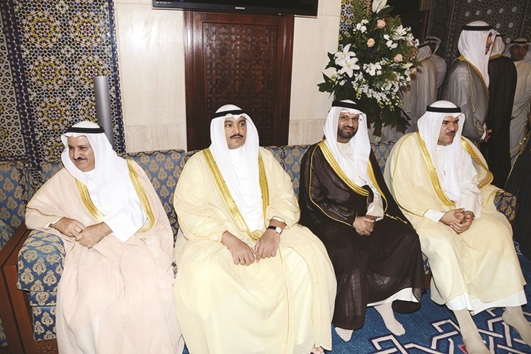 الشيخ سلمان الحمود وفلاح الهاجري والشيخ فهد السعد ومحمد شرار ﻿