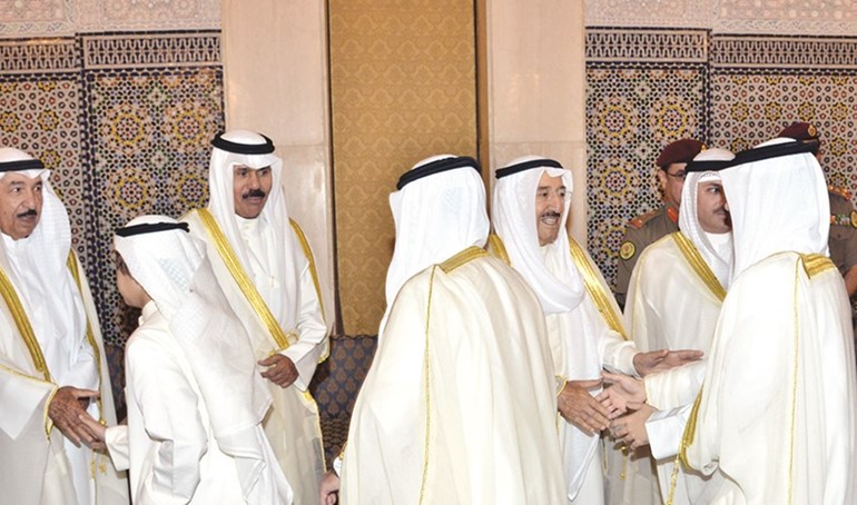 صاحب السمو الامير الشيخ صباح الاحمد وسمو ولي العهد الشيخ نواف الاحمد والشيخ جابر العبدالله في استقبال المهنئين ﻿