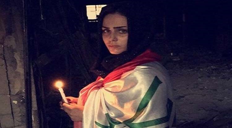 بالفيديو.. ملكة جمال العراق تقود تظاهرة احتجاجية وتنقل إلى المستشفى بعد اطلاق "امن بغداد" النيران! 