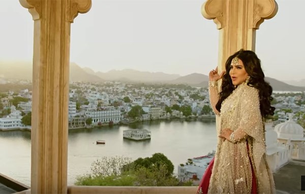 بالفيديو.. كونوا أول من يسمع ويشاهد "طلقة" أحلام