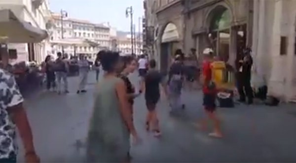 بالفيديو.. أكثر من مليون مشاهدة لعربي يشجع ابنته على الرقص في شارع اوروبي