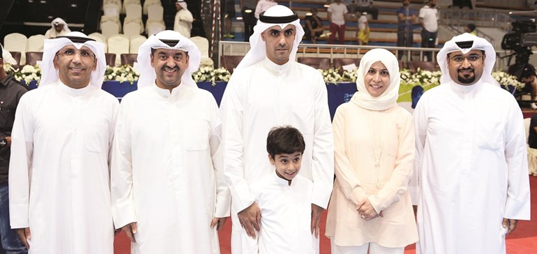 بدر الخرافي وايمان الروضان مع فريق زين﻿