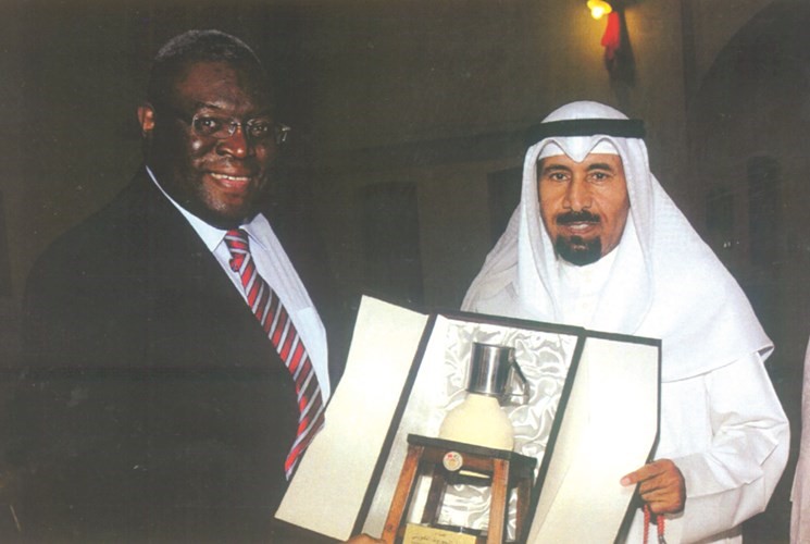 محافظ شيفيلد يشكر الشيخ علي الجابر على دعم الحكومة الكويتية لمركز امانة الايمان﻿