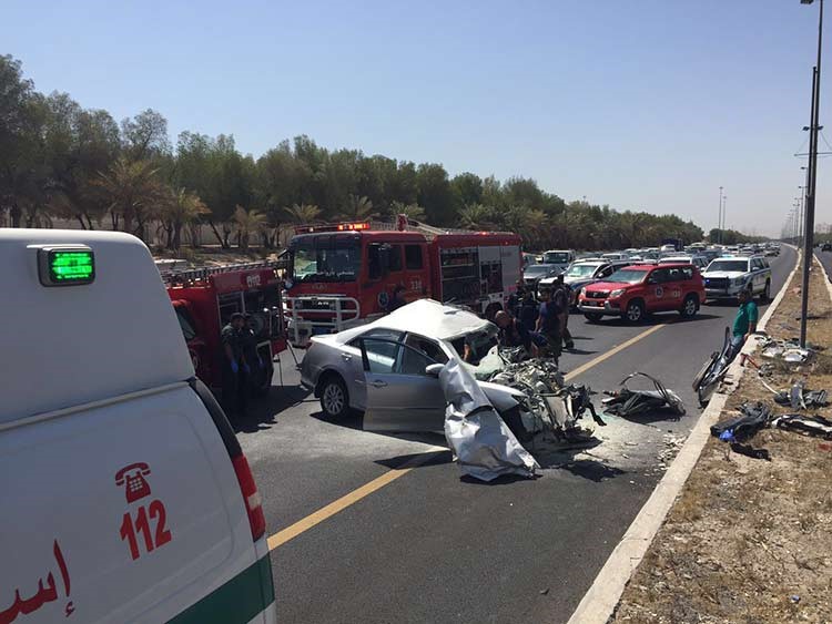 وفاة مواطنين ووافدين عربيين في 3 حوادث مرورية 