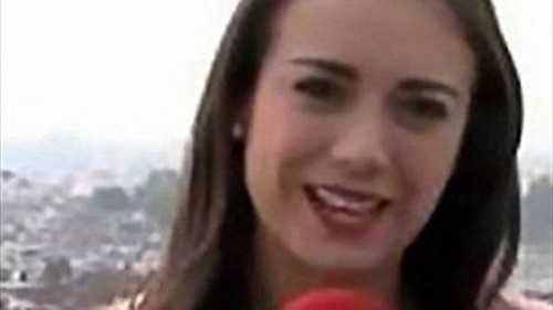 شاهد الصورة التي تسببت بطرد مراسلة من عملها 