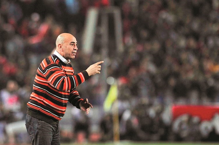 مدرب المصري حسام حسن خسر التاهل الى بطولة كاس الاتحاد الافريقي 