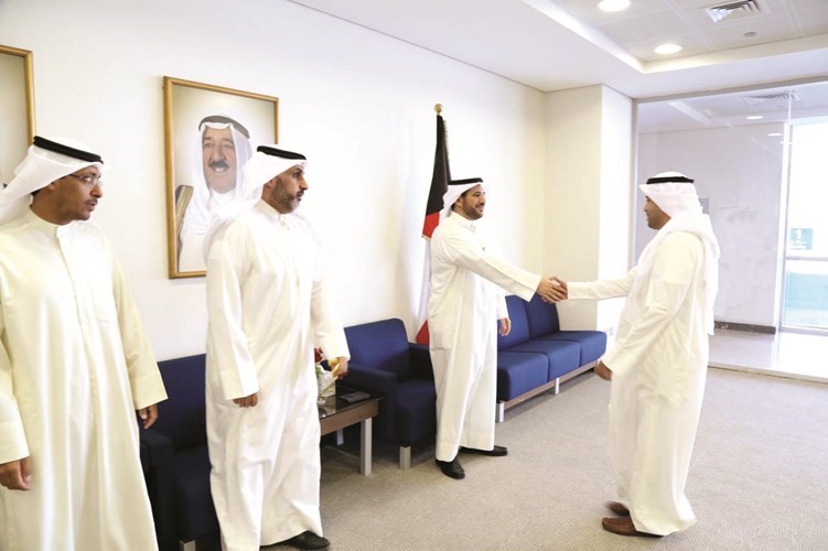 الشيخ عبدالله الاحمد يتلقى التهاني 