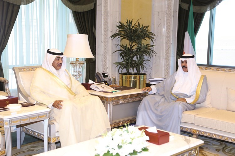 سمو نائب الامير مستقبلا رئيس مجلس الوزراء بالانابة الشيخ صباح الخالد ﻿