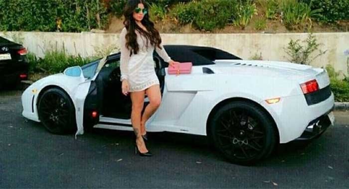 بالصور.. تعرف على سيارات نجوم الغناء في الوطن العربي من قبل  ؟ 