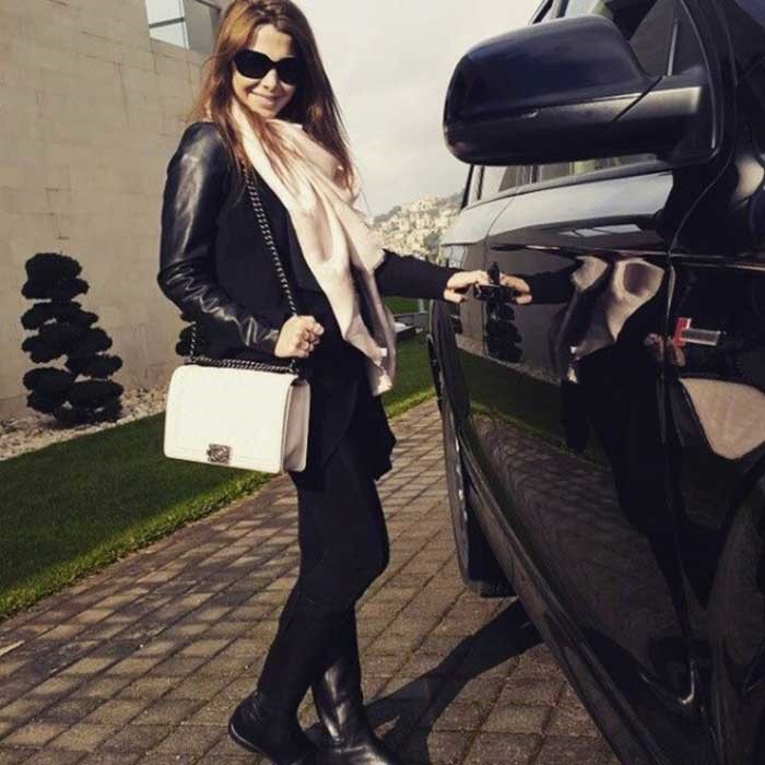 بالصور.. تعرف على سيارات نجوم الغناء في الوطن العربي من قبل  ؟ 