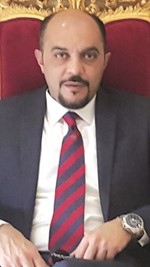 عزت ابوالعز﻿