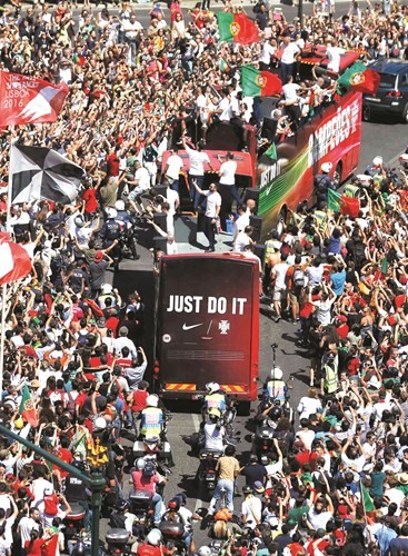 فرحة شعب عانى وفي الاطار الرئيس البرتغالي مع الكاسافپ