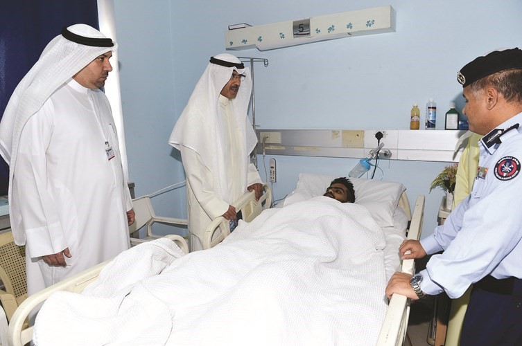 الشيخ فواز الخالد خلال زيارته الاطفائي الفريح 