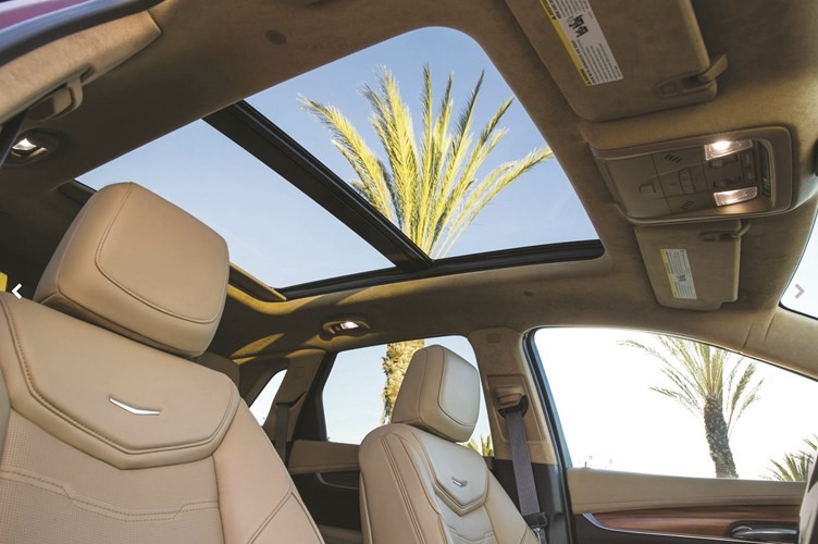 «الغانم للسيارات».. كاديلاك XT5 وصلت الكويت