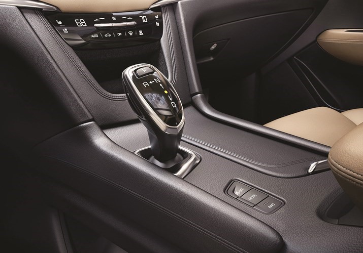 «الغانم للسيارات».. كاديلاك XT5 وصلت الكويت