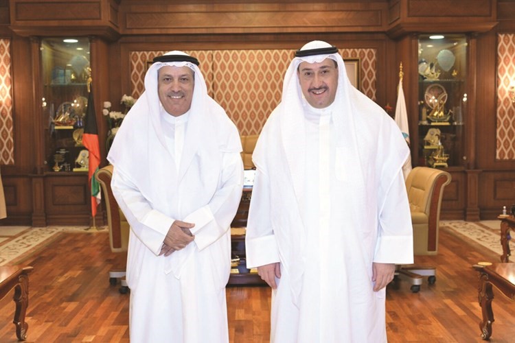 الشيخ فيصل الحمود مستقبلا د فريح العنزي﻿