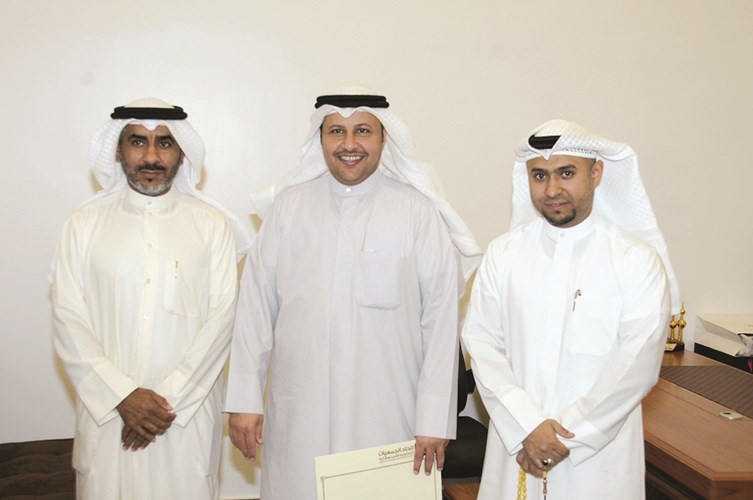 النائب طلال الجلال متوسطا د سعد الشبو وعادل الاستاذ
