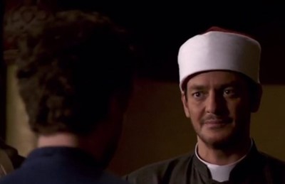 بالصور.. خالد أبو النجا في أول ظهور له بالمسلسل الأمريكي Tyrant بشخصية داعية إسلامي معارض!